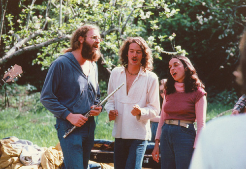 Aircastle - 1978 - In the field at Oz - Bob Gilmore, Don Detrich and Fran Carbonaro singing